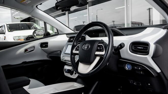 2018 Toyota Prius S SAFETY PLUS image 316772