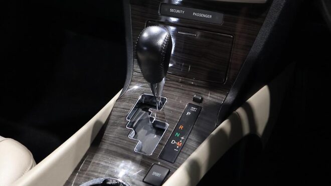 2013 Toyota Avensis Wagon Li image 304956