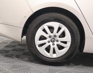 2018 Toyota Prius S SAFETY PLUS image 304224