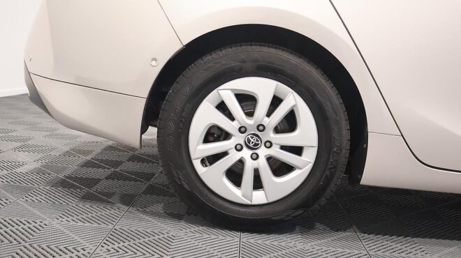 2018 Toyota Prius S SAFETY PLUS image 304224