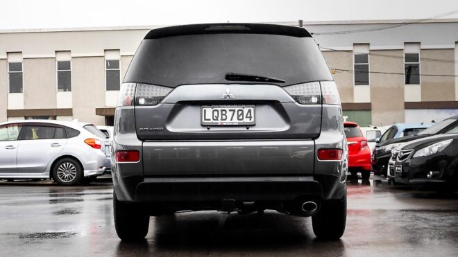 2007 Mitsubishi Outlander G Spec , 4WD 7 seater , Rockford Fosgate image 307815