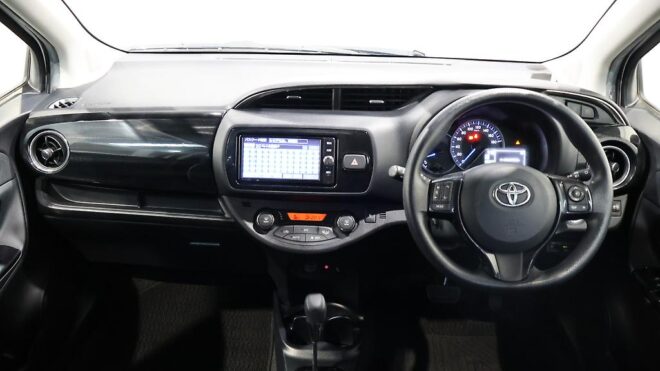 2017 Toyota Vitz Hybrid Jewela image 304033