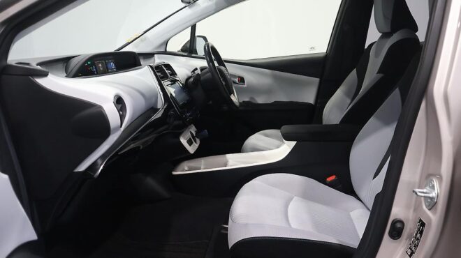 2018 Toyota Prius S SAFETY PLUS image 304237