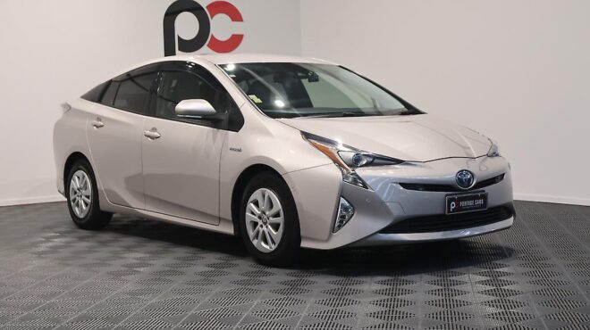 2018 Toyota Prius S SAFETY PLUS image 304223
