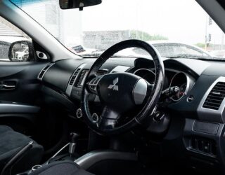 2007 Mitsubishi Outlander G Spec , 4WD 7 seater , Rockford Fosgate image 307821