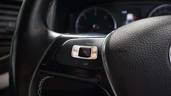 2017 Volkswagen Amarok DC 4M V6 550NM Aventura, Ute Master Hard Lid image 308880