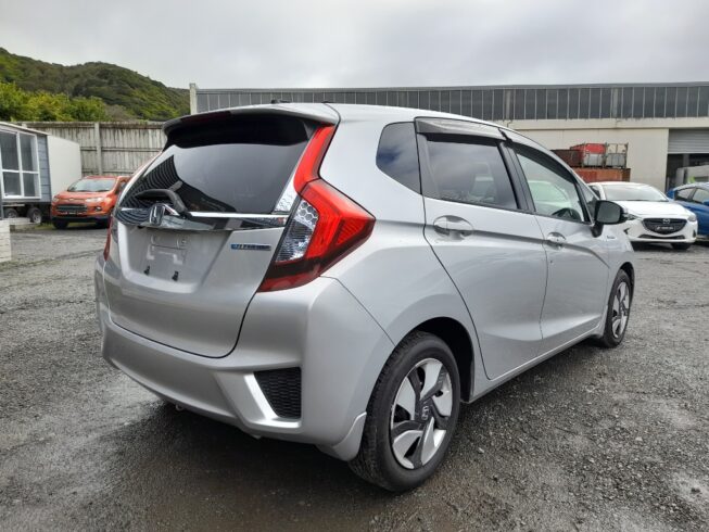 2015 Honda Fit Hybrid F Package image 304135