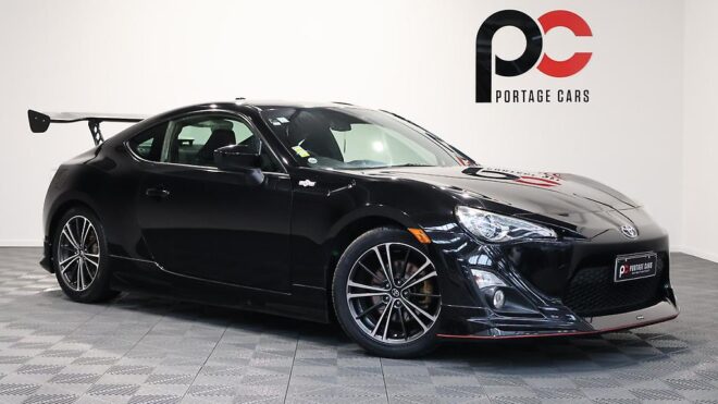 2012 Toyota 86 GT Signed By Chief Engineer Tetsuya Tada image 303518