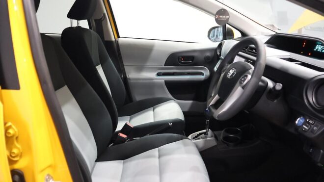 2013 Toyota Aqua S Model, Push Start, Reverse Camera image 308342