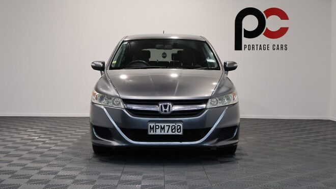 2010 Honda Stream 7 Seater, low KMS image 303880
