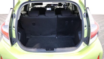 2018 Toyota Aqua S Model, Push Start, Lane Departure Warning – Auto Headlights image 304176