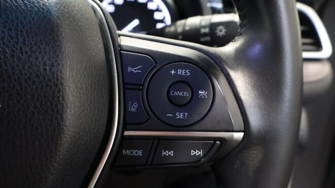 2017 Toyota Camry G Model Hybrid, Reverse Camera, Cruise Control image 303590