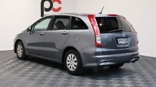 2010 Honda Stream 7 Seater, low KMS image 303882