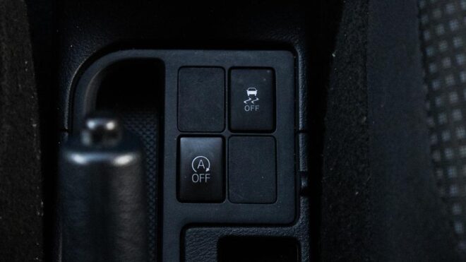 2014 Toyota Vitz F spec, Reverse camera,push button start image 306577