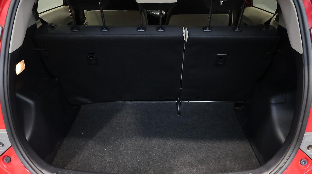 2012 Toyota Aqua Push Button Start image 305106