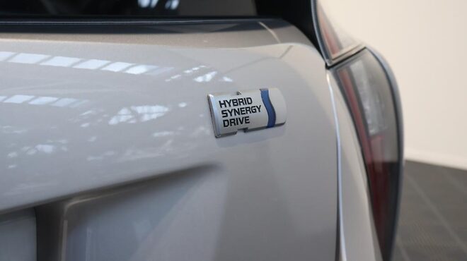 2018 Toyota Prius S SAFETY PLUS image 304228