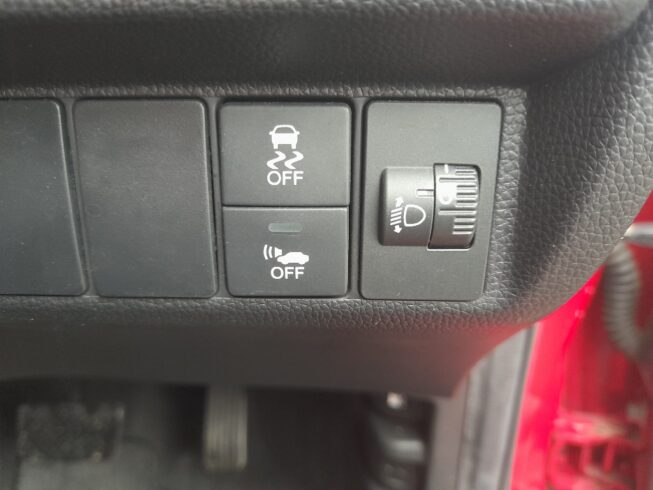 2014 Honda Fit Hybrid F Package image 303739
