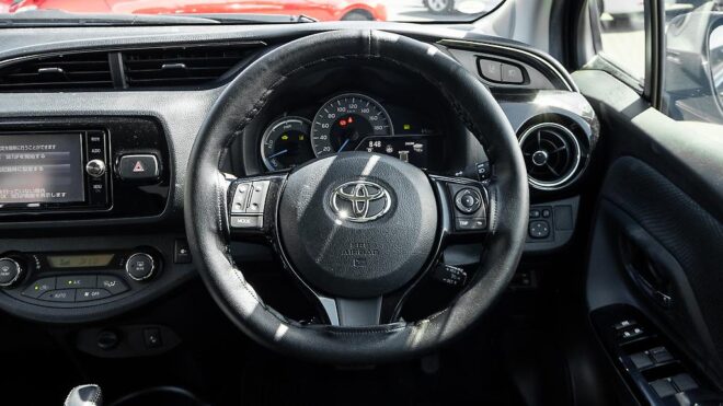 2017 Toyota Vitz Hybrid U spec , Reverse camera, Cruise control image 306530