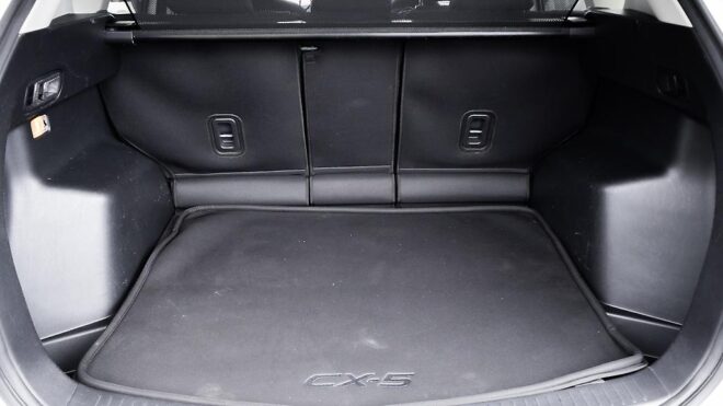 2013 Mazda Cx-5 20S Skyactiv Black wheels , Tints image 316148