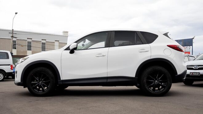 2013 Mazda Cx-5 20S Skyactiv Black wheels , Tints image 316130