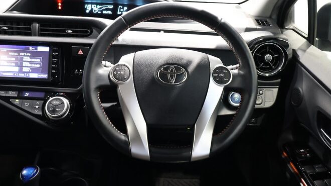 2015 Toyota Aqua Hybrid – X Urban, Push Start, Reverse Camera image 305337