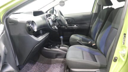 2018 Toyota Aqua S Model, Push Start, Lane Departure Warning – Auto Headlights image 304174