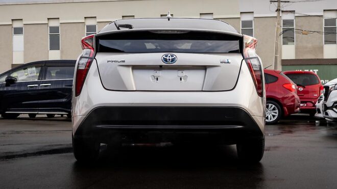 2016 Toyota Prius S model, cruise control, reverse camera image 303420