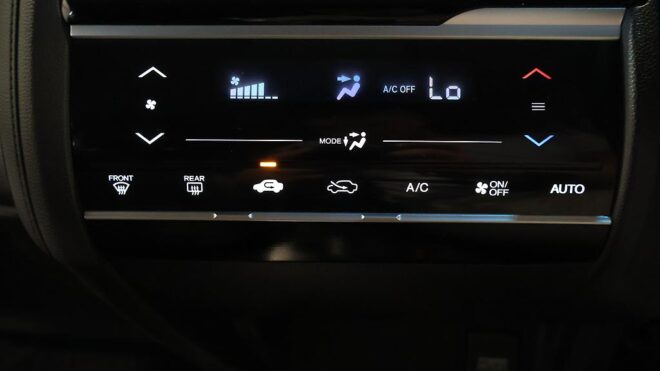 2014 Honda Fit Hybrid L Package image 306457