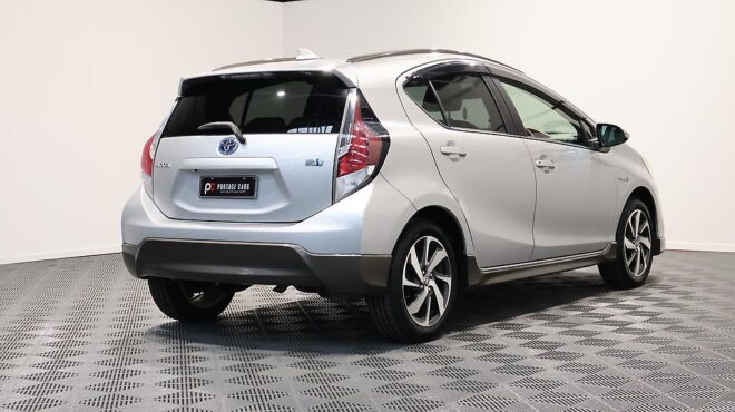 2015 Toyota Aqua Hybrid – X Urban, Push Start, Reverse Camera image 305329