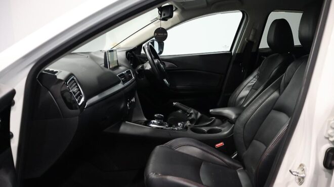 2015 Mazda Axela HYBRID Leather Package image 306468