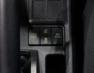 2013 Toyota Corolla Fielder Hybrid G image 306694