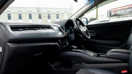 2014 Honda Vezel Hybrid Z Top Spec, Half Leather, Reverse camera image 305024