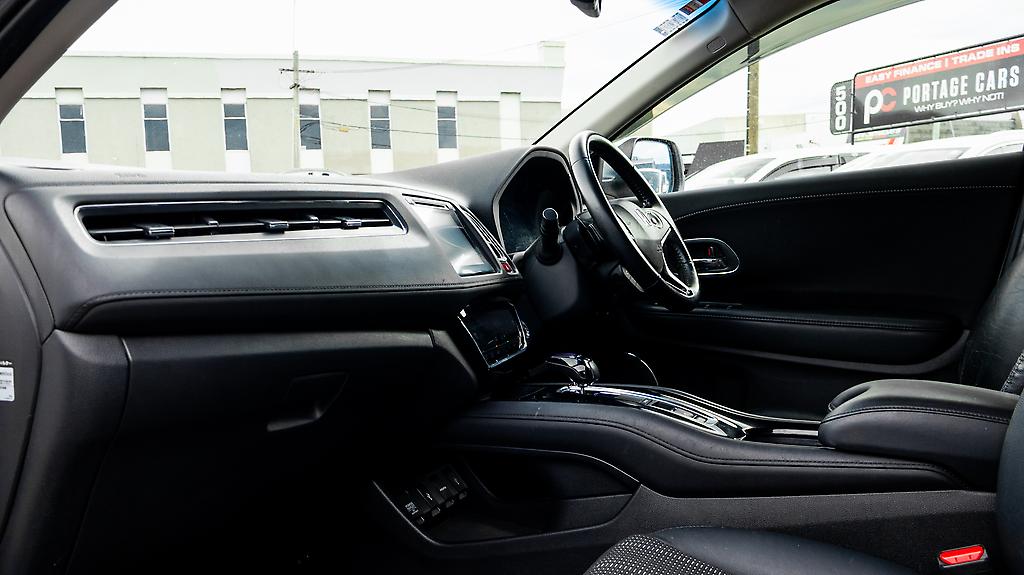 2014 Honda Vezel Hybrid Z Top Spec, Half Leather, Reverse camera image 305024