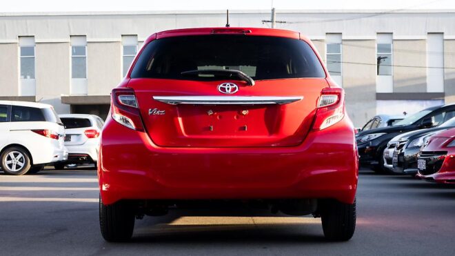 2014 Toyota Vitz F spec, Reverse camera,push button start image 306569