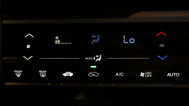 2014 Honda Fit Hybrid S-PKG, Cruise Control image 308438