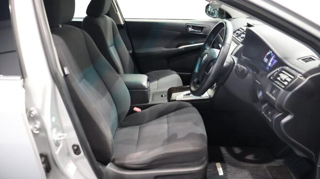 2013 Toyota Camry Hybrid G Package, Cruise Control- Factory Alloys image 304251