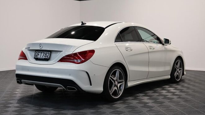 2015 Mercedes-benz Cla 250 AMG Line, Half Leather, Low KMS image 303684