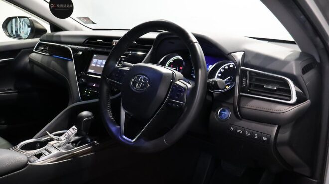 2017 Toyota Camry G Model Hybrid, Reverse Camera, Cruise Control image 303589