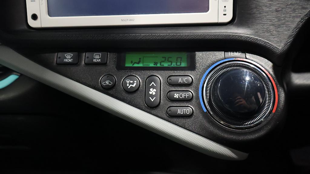 2012 Toyota Aqua S Model, Push Start, Reverse Camera image 306309