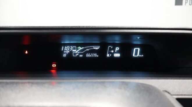 2015 Toyota Aqua Hybrid – X Urban, Push Start, Reverse Camera image 305342