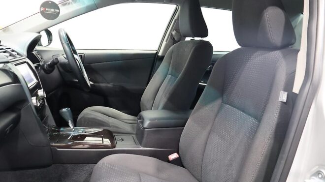2013 Toyota Camry Hybrid G Package, Cruise Control- Factory Alloys image 304257