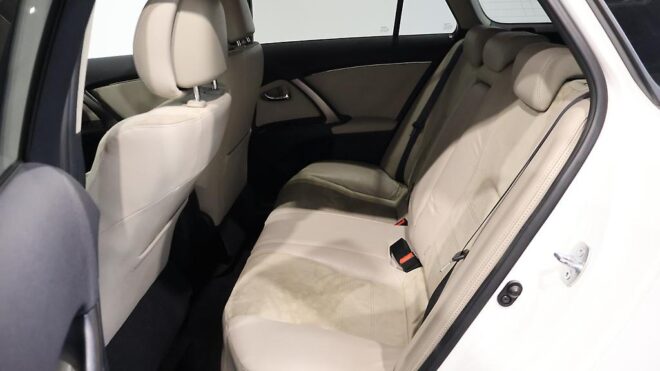 2013 Toyota Avensis Wagon Li image 304952