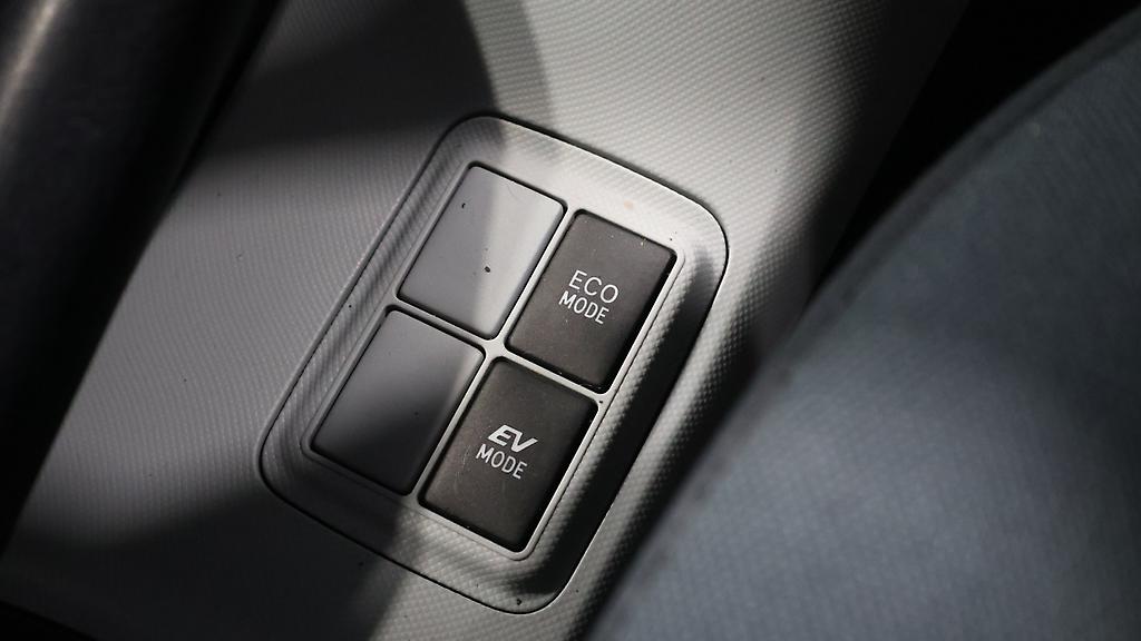 2012 Toyota Aqua S PKG, Push Button Start, Reverse Camera, image 307037