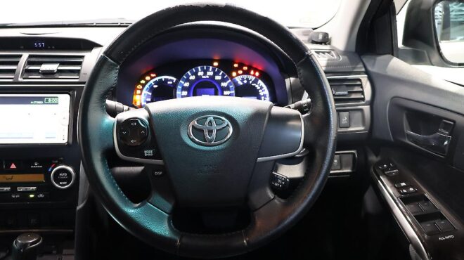 2013 Toyota Camry Hybrid G Package, Cruise Control- Factory Alloys image 304254
