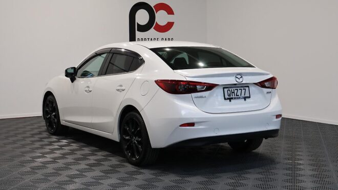 2015 Mazda Axela HYBRID Leather Package image 306463