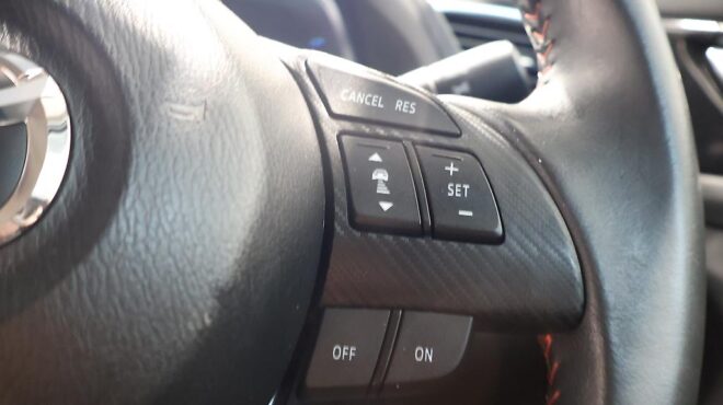 2014 Mazda Axela Sports 20S Touring image 305783