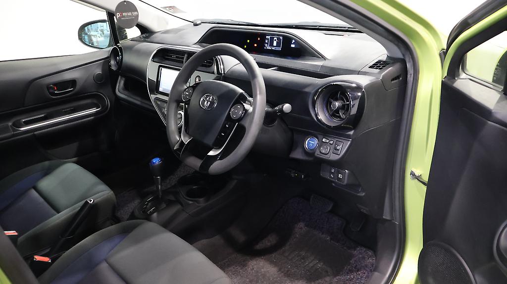 2018 Toyota Aqua S Model, Push Start, Lane Departure Warning – Auto Headlights image 304167