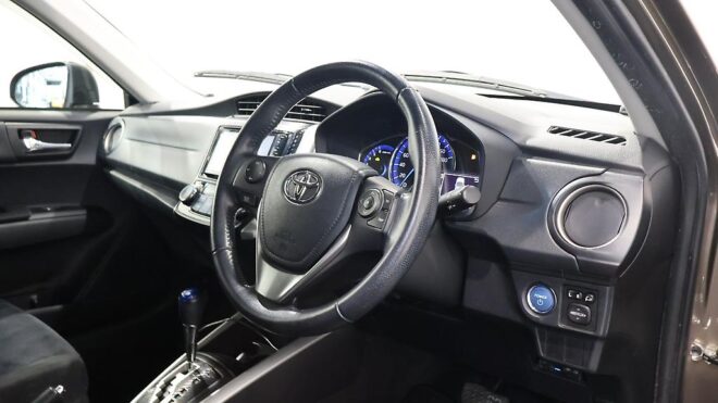 2014 Toyota Corolla Fielder Hybrid G, Push Start, Reverse Camera, Heated Seats image 307888