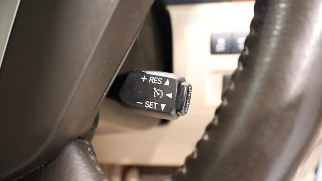 2010 Toyota Alphard 7 Seater Cruise Control image 308327