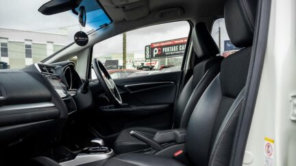 2014 Honda Fit Hybrid L-Package image 318952